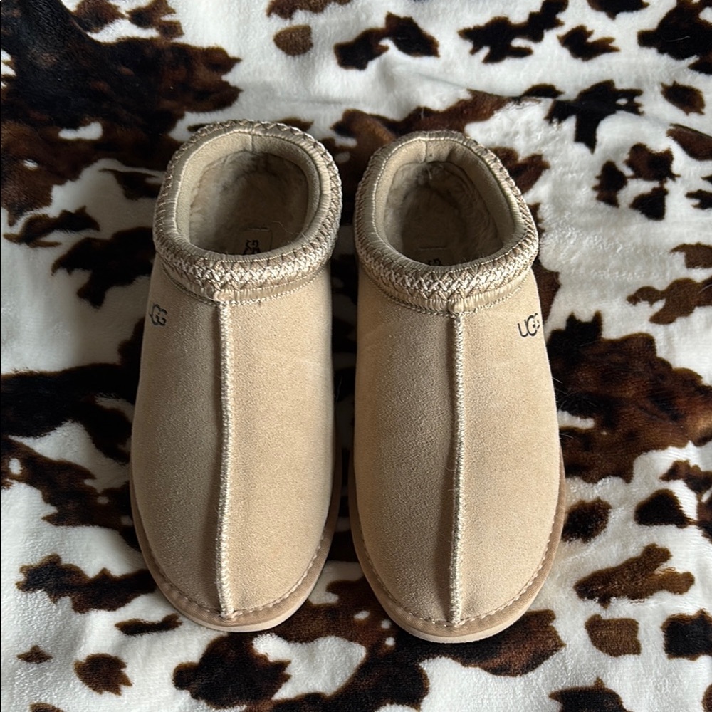 women’s Tasman Ugg slippers